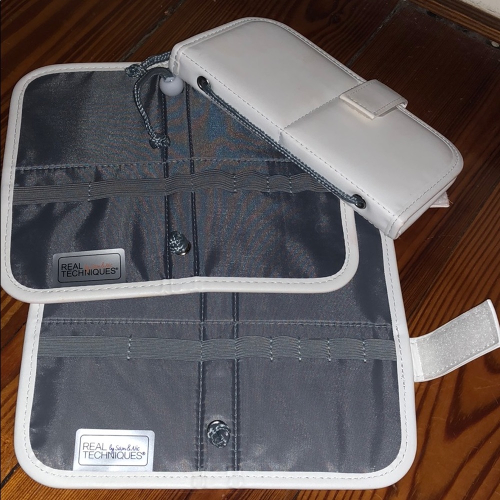 A real techniques brand new brush holders